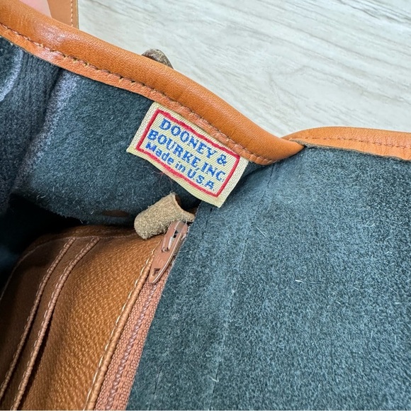 Vintage Dooney & Bourke All Weather Leather Equestrian crossbody Handbag purse - Picture 6 of 13